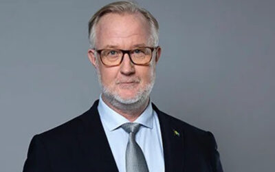 Johan Pehrson (L) avgår som partiledare för Liberalerna