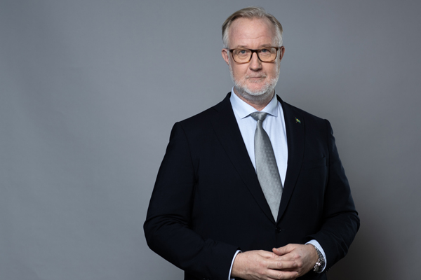 Ny utredning-Fler vägar till arbetslivet