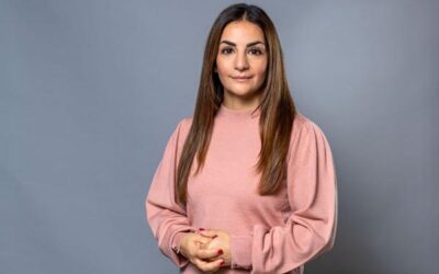 Kulturministern har tagit emot läslistor för skolan med 250 boktitlar